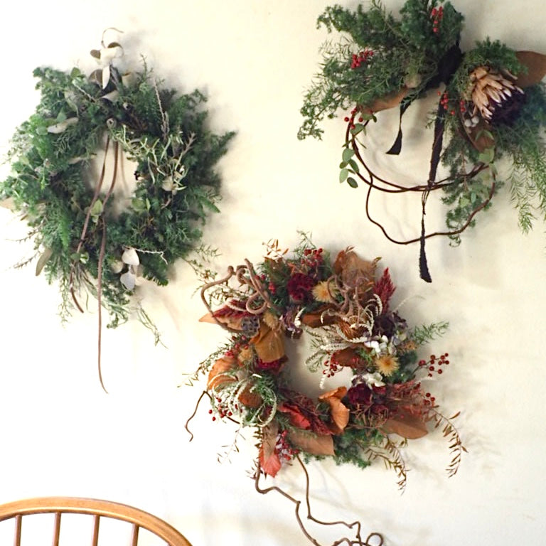 赤い実とプロテアのアシンメトリー wreathe