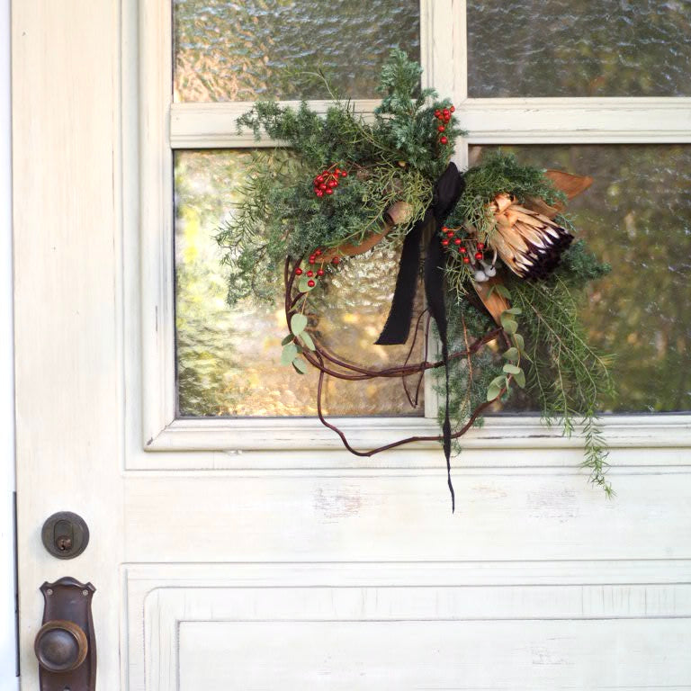 赤い実とプロテアのアシンメトリー wreathe