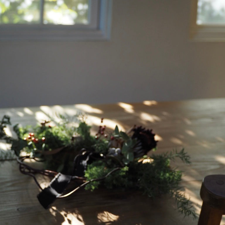 赤い実とプロテアのアシンメトリー wreathe